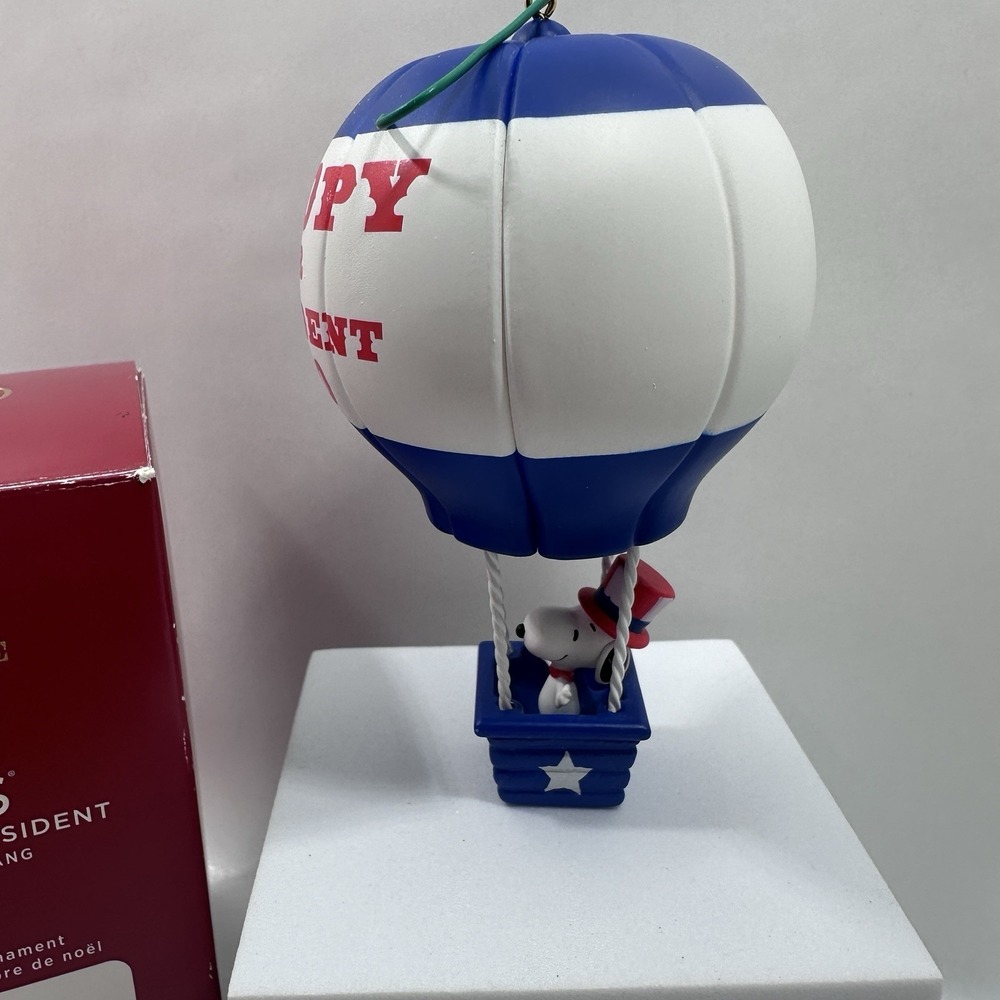 Hallmark Snoopy Keepsake (Peanuts): "Snoopy‎ For President" 2020 Ornament w/ Box - Picture 8 of 13